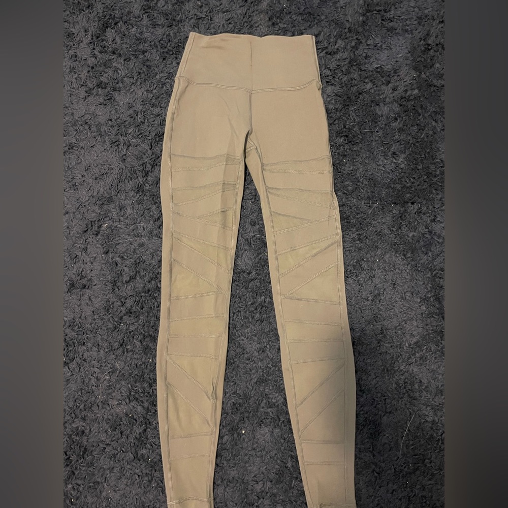 Women’s mesh criss cross lululemon leggings